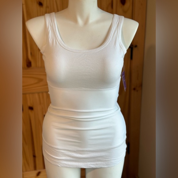 Yummie Women’s Shapewear Tank - Picture 1 of 4